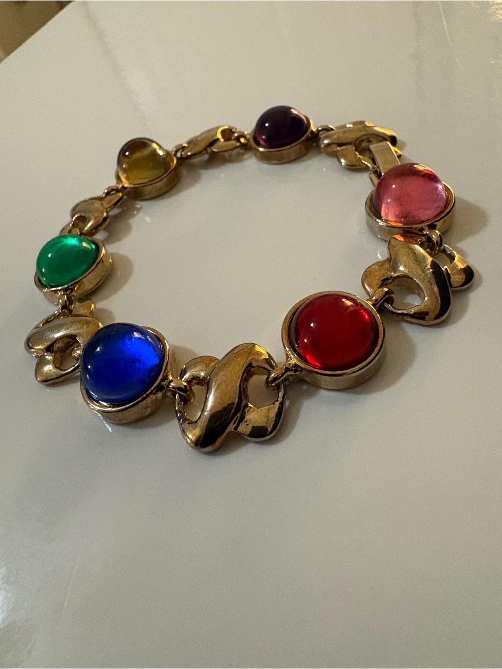 Vintage Jewel Tone Gripoix Cabochon Gold Tone Loop Chainlink Bracelet Mogul Gems